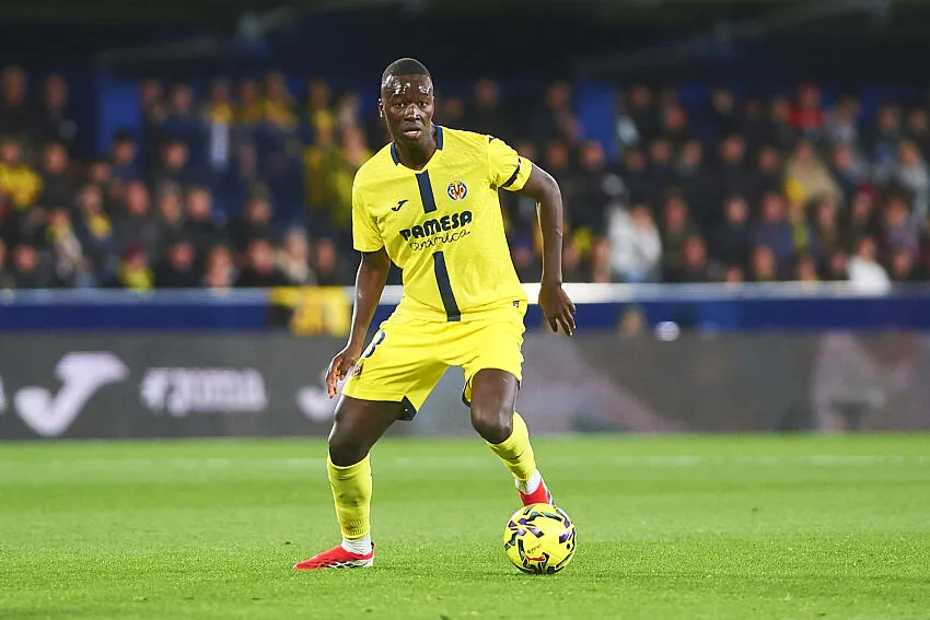 Pape Gueye at centre of deadline-day talks with Manchester United