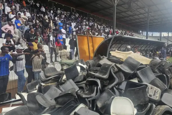 Chaos in DR Congo as fans invade pitch in Lubumbashi derby between Saint Eloi Lupopo and TP Mazembe