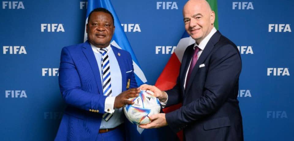 Infantino thanks FEGUIFUT president while reflecting on decade-long FIFA leadership