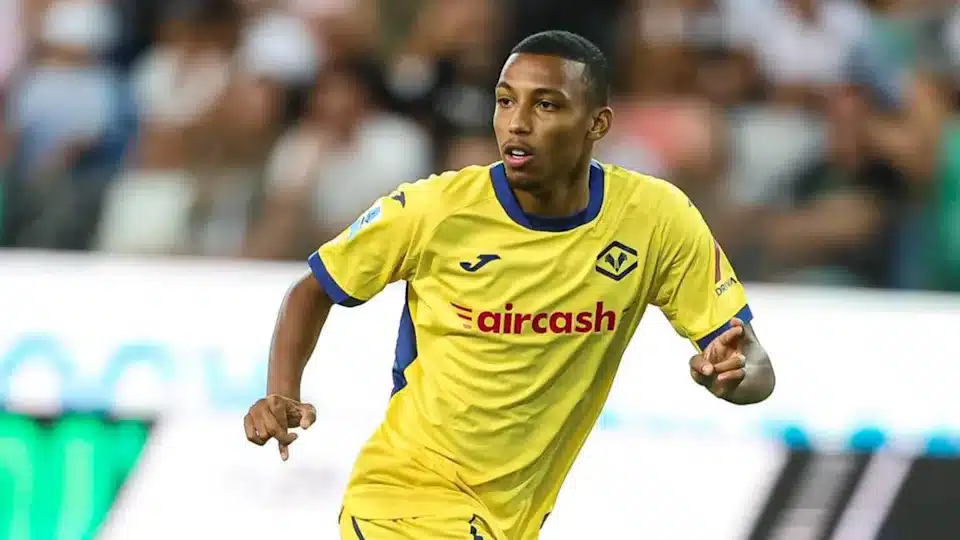 Rafik Belghali returns for Hellas Verona, deployed as left wing-back