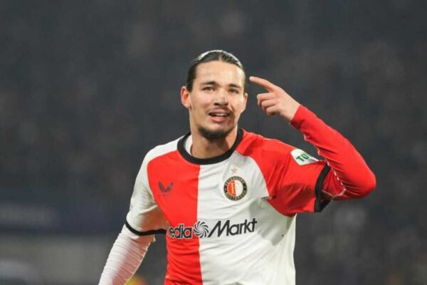 Anis Hadj Moussa in action for Feyenoord during a league match
