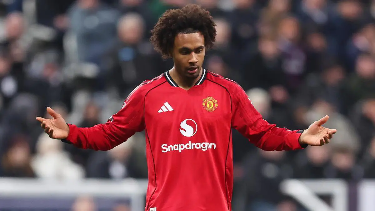 Dutch-Nigerian attacker Joshua Zirkzee pushes for Manchester United summer departure