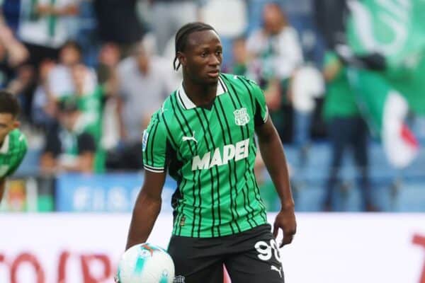 Ismaël Koné playing for Sassuolo during a Serie A match