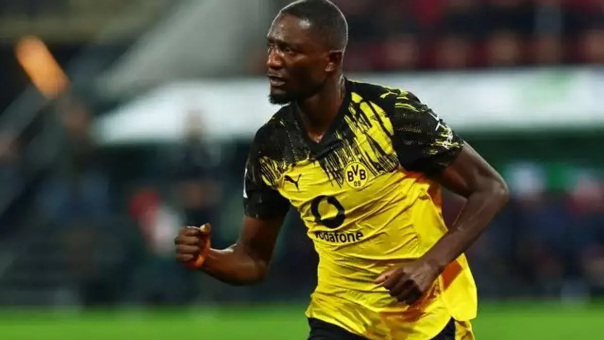 Serhou Guirassy in action for dortmund