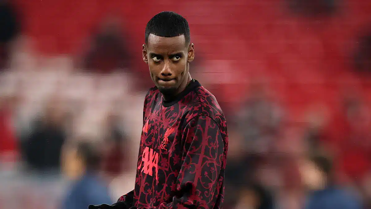 Alexander Isak nears injury return