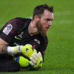 Alexandre Oukidja training during recovery from injury