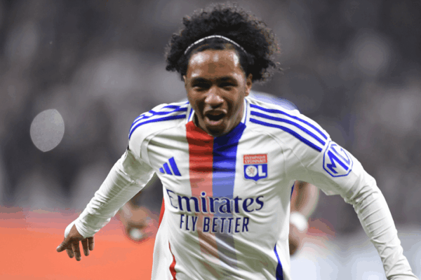Malick Fofana walking off the pitch during a Lyon match after injury
