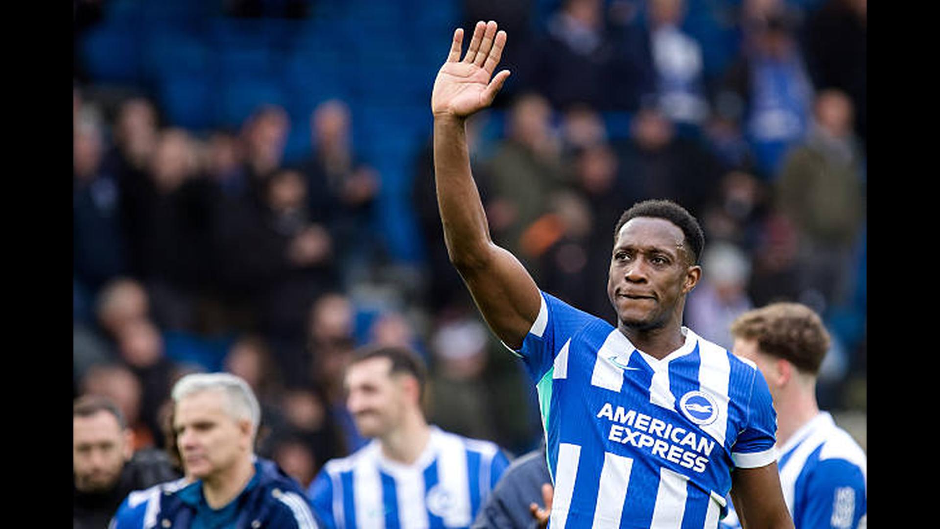 Danny Welbeck signs new Brighton deal to 2027