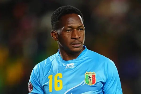 Mali goalkeeper Djigui Diarra fined and banned three matches for referee assault