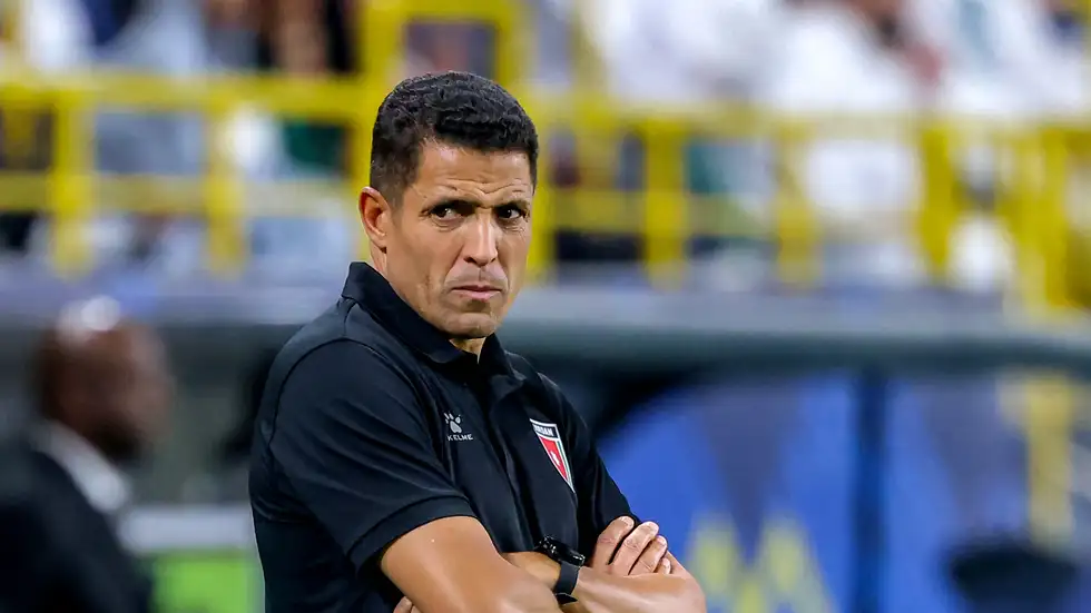 Botola Pro 1: Hussein Ammouta emerges as leading candidate to replace Benhachem at Wydad