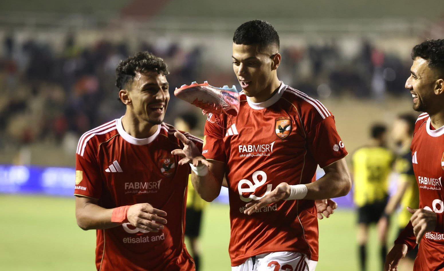 Al Ahly victory against Al Mokawloon overshadowed by controversy over “10-year-old” match balls