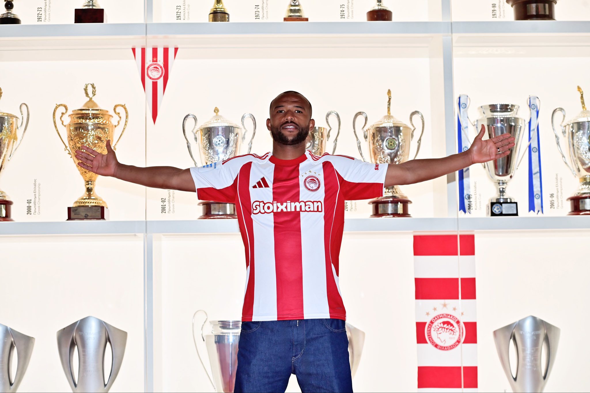 Moroccan striker Ayoub El Kaabi commits future to Olympiacos with contract extension