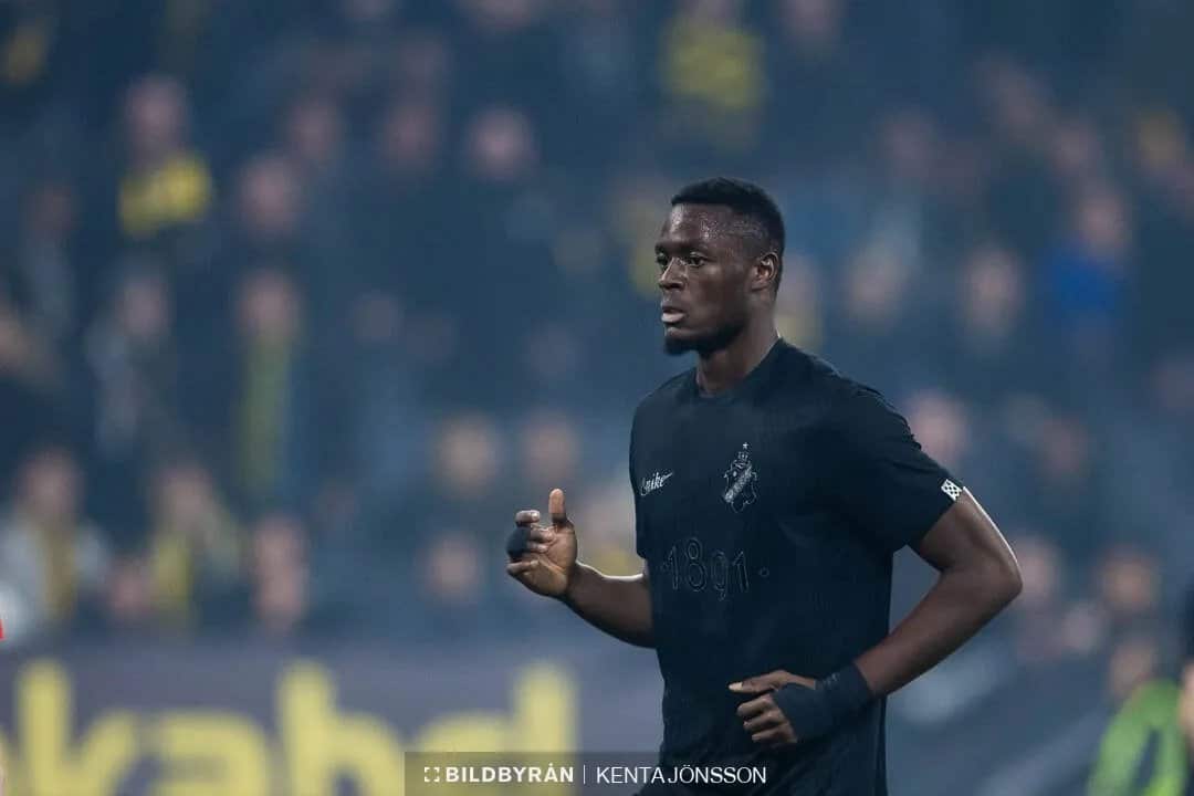 Emmanuel Gono in action during a football match