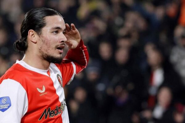 Algerian winger Hadj-Moussa sets new Feyenoord dribbling record