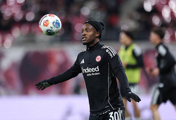 Michy Batshuayi returns to boost Eintracht Frankfurt attack