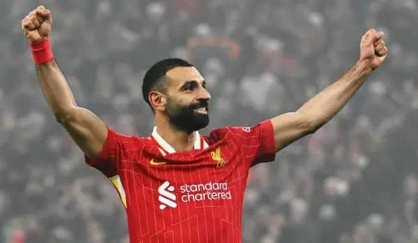 Mohamed Salah playing for Liverpool in a Premier League game