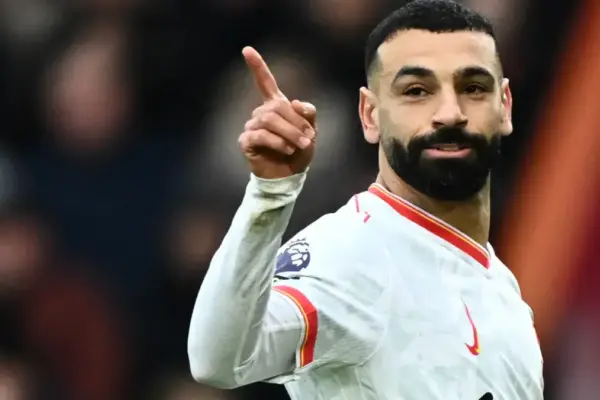 Jamie Carragher sees Mohammed Salah joining Italian club