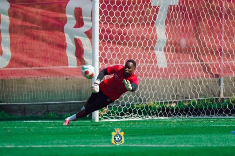 Lionel Mpasi training with DR Congo ahead of World Cup playoff