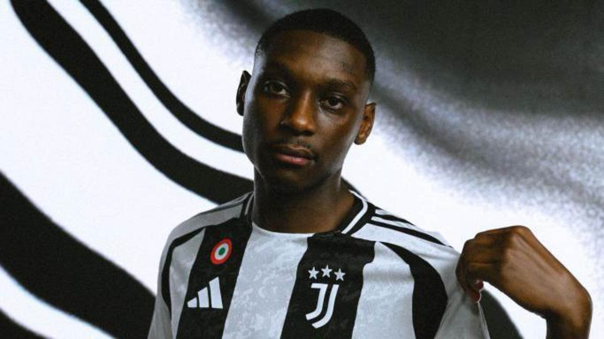 Randal Kolo Muan in Juventus jersey
