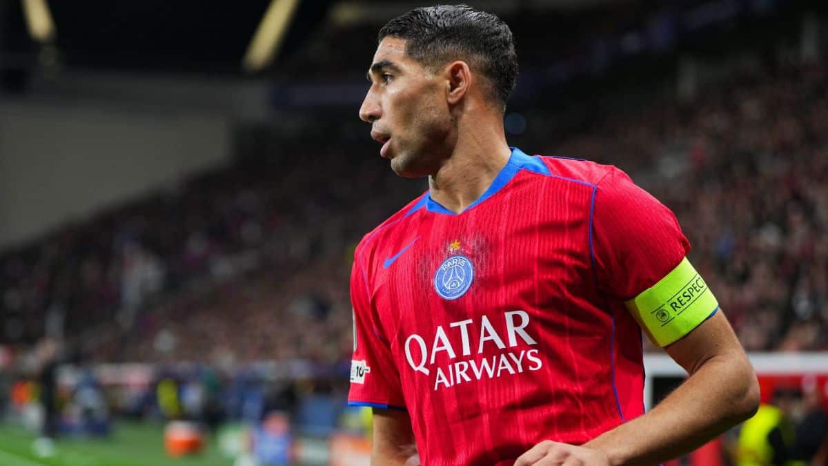 Achraf Hakimi in action for PSG during a competitive match