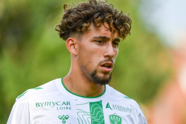 Adil Aouchiche sends clear message to Petkovic on Algerian call-up