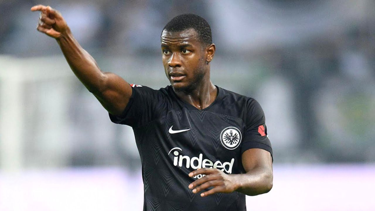 Ivorian defender Evan Ndicka could move to FC Barcelona next summer