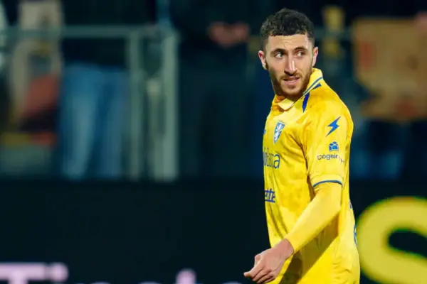 Farès Ghedjemis training with Algeria national team after first call-up