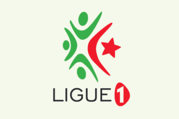 MC Alger and USM Alger players on the pitch during an Algerian League match