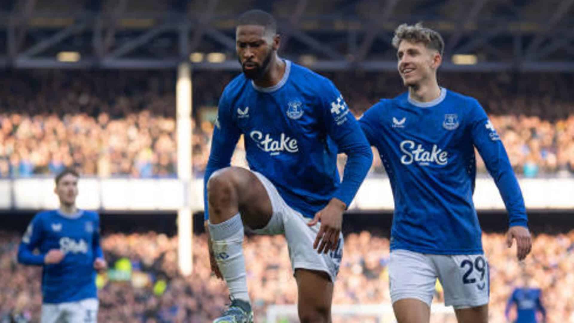 Beto brilliance delights Everton hero Tony Hibbert after Chelsea win