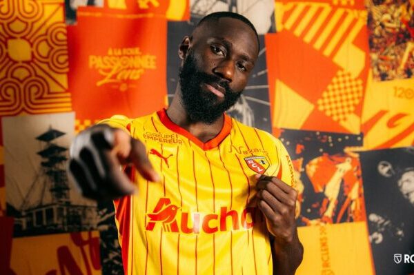 Congolese defender Arthur Masuaku focused despite few minutes