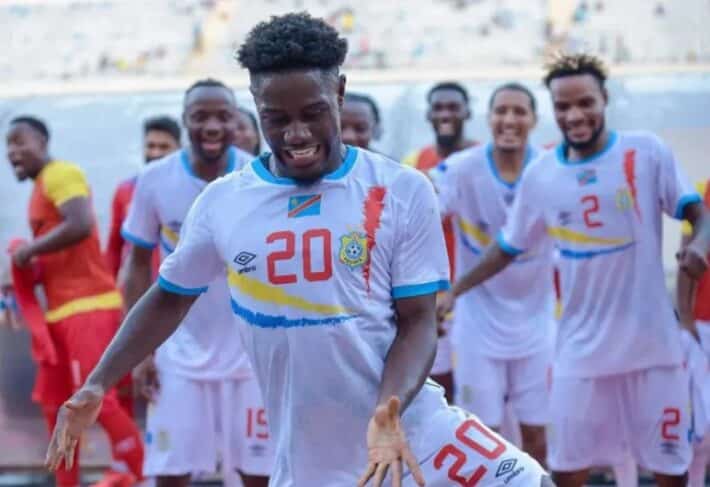 Nathanaël Mbuku in action for DR Congo during an international match