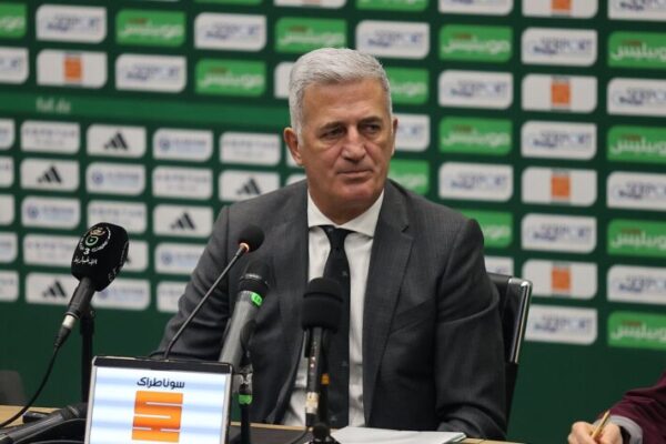 Vladimir Petkovic with the press