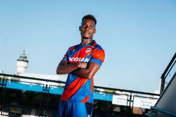 Sampson Dweh in action for Viktoria Plzen
