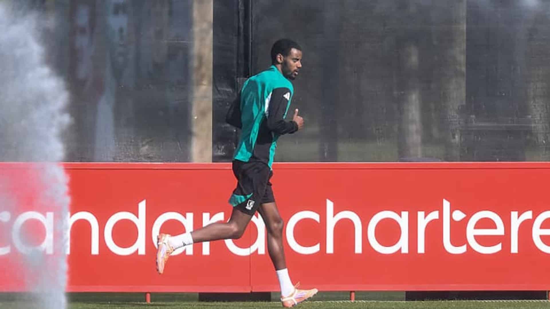 Arne Slot benches Alexander Isak for Saturday clash