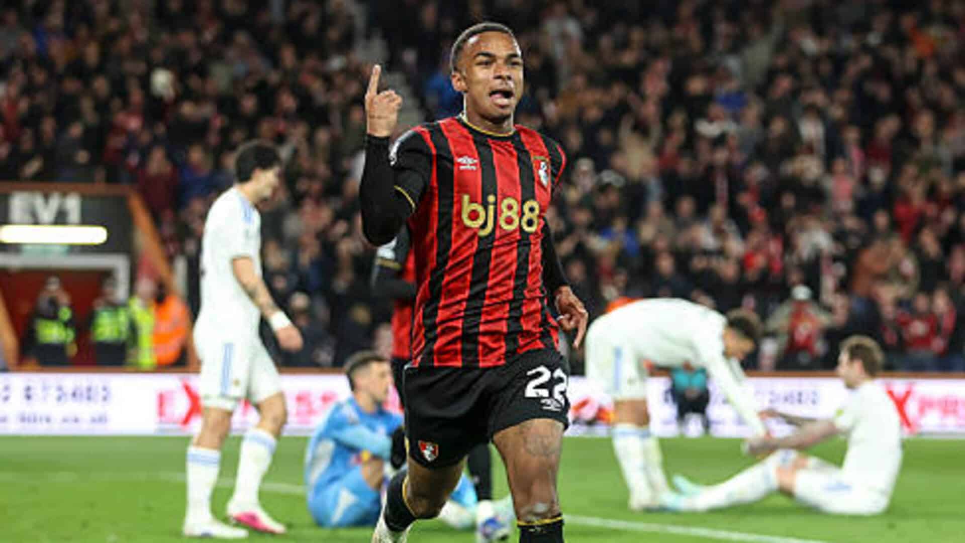 Pep Guardiola eyes €80m Bournemouth star Eli Junior Kroupi