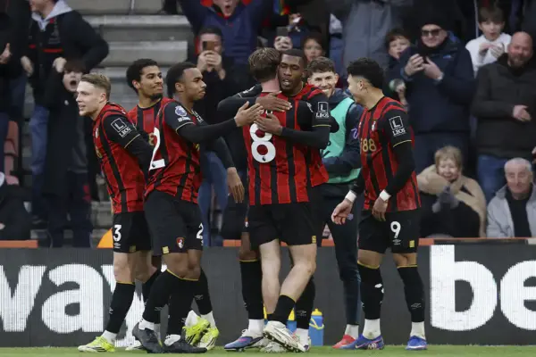 Liverpool and Chelsea interested in Eli Junior Kroupi