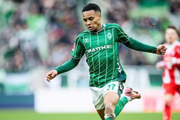 Felix Agu sparks full-back battle at Werder Bremen