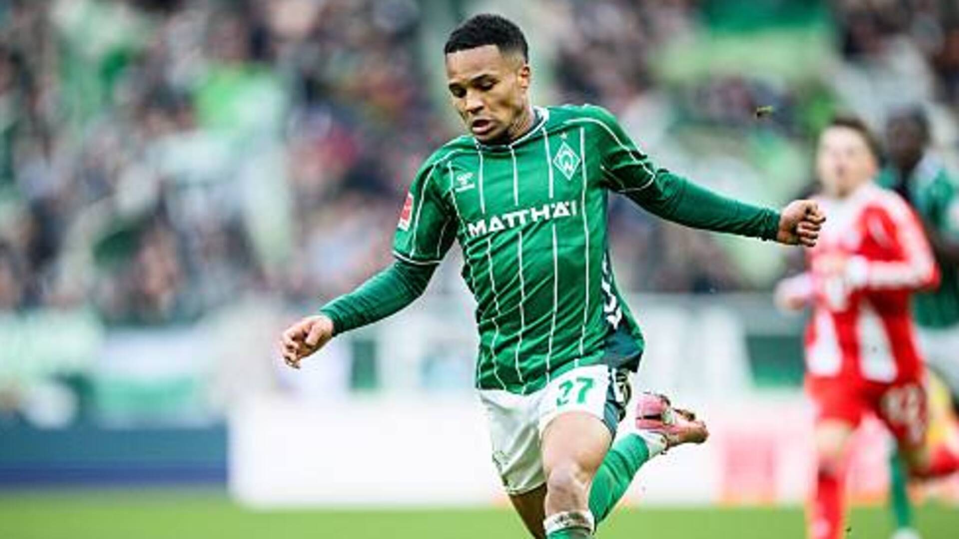 Felix Agu sparks full-back battle at Werder Bremen