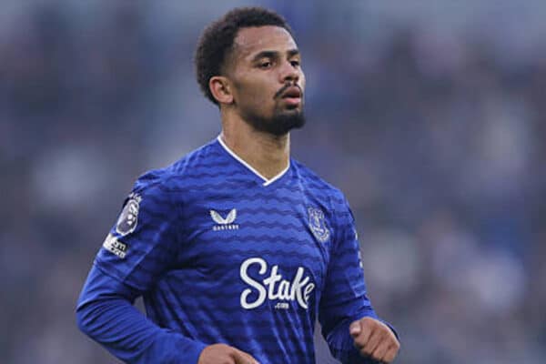 Iliman Ndiaye tempted by dream Man United move