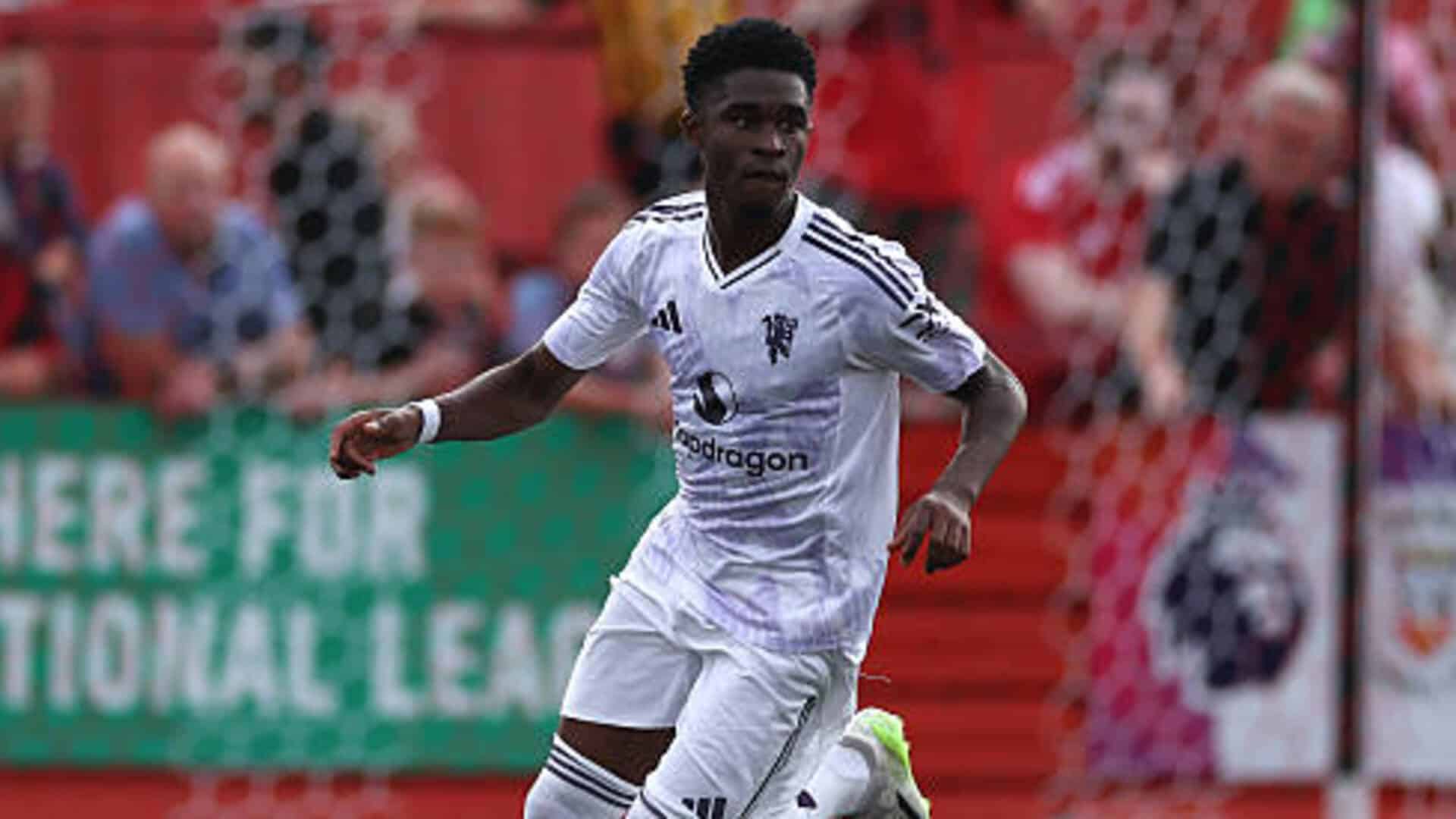 Jaydan Kamason pens new Manchester United deal until 2028