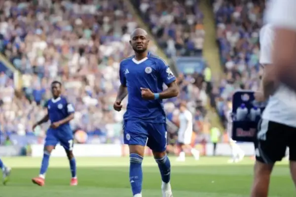 Jordan Ayew rescues Leicester City