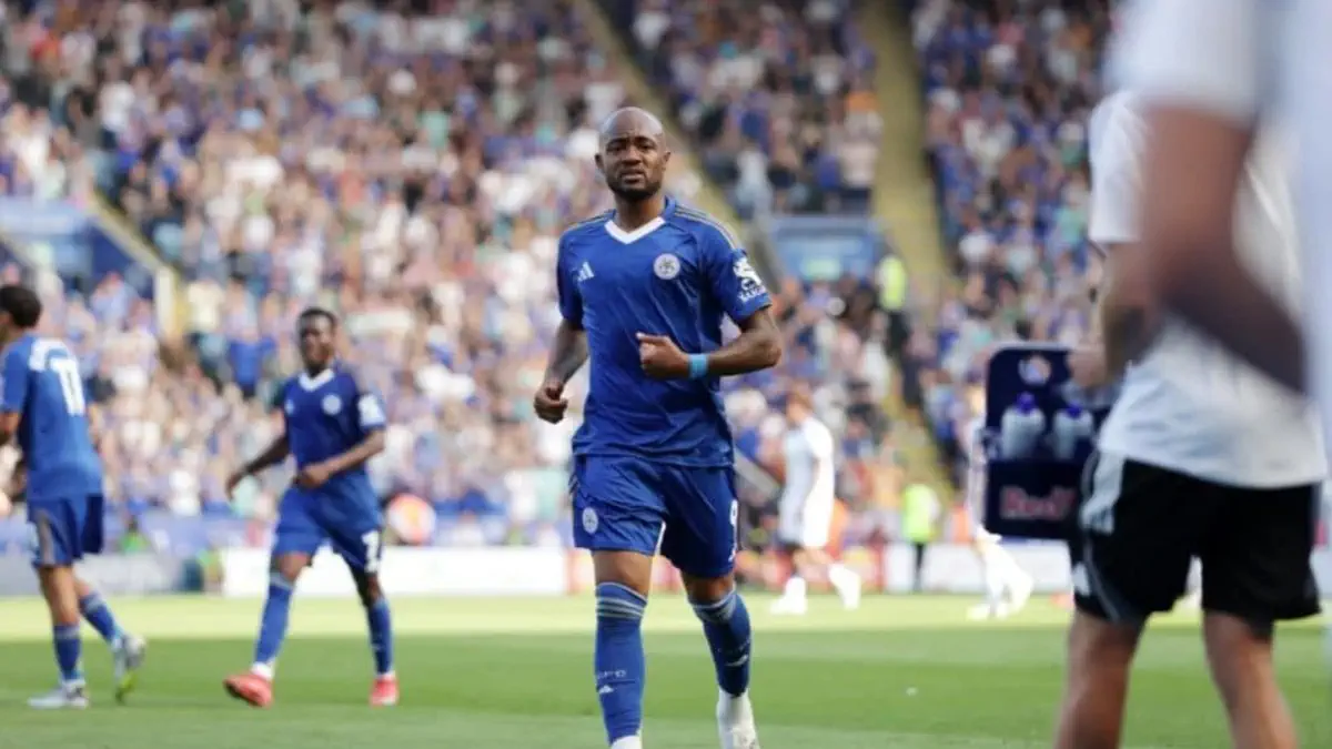 Jordan Ayew rescues Leicester City
