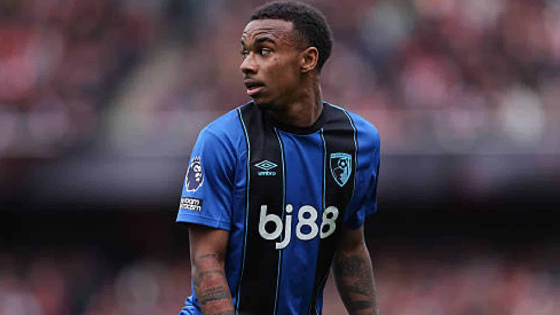 Manchester United eye Bournemouth star Junior Kroupi