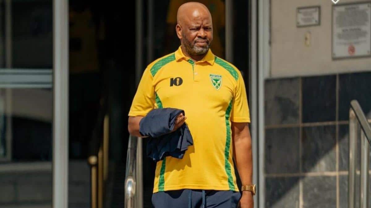 South Africa: Golden Arrows coach challenges defensive norms with Ayanda Jiyane praise