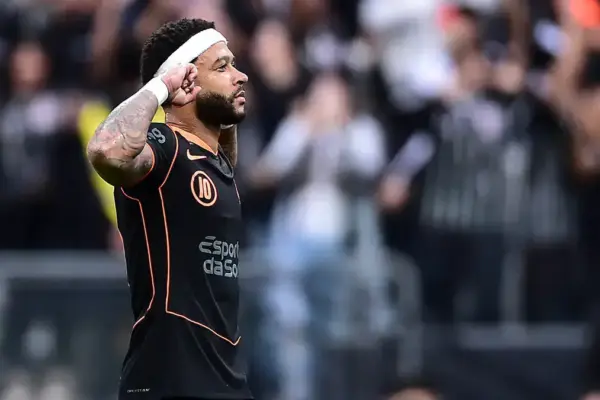 Memphis Depay escapes ban