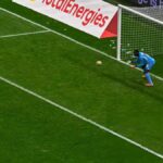 Édouard Mendy playing for Senegal during AFCON match