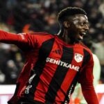 Mohamed Bayo celebrating a goal for Gaziantep