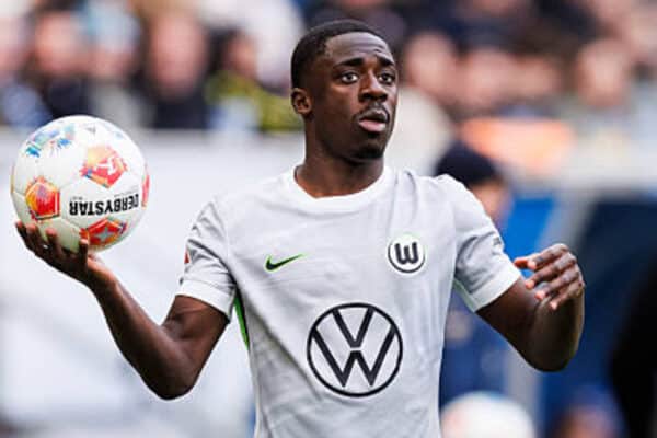 Wolfsburg sweat on Saël Kumbedi's fitness