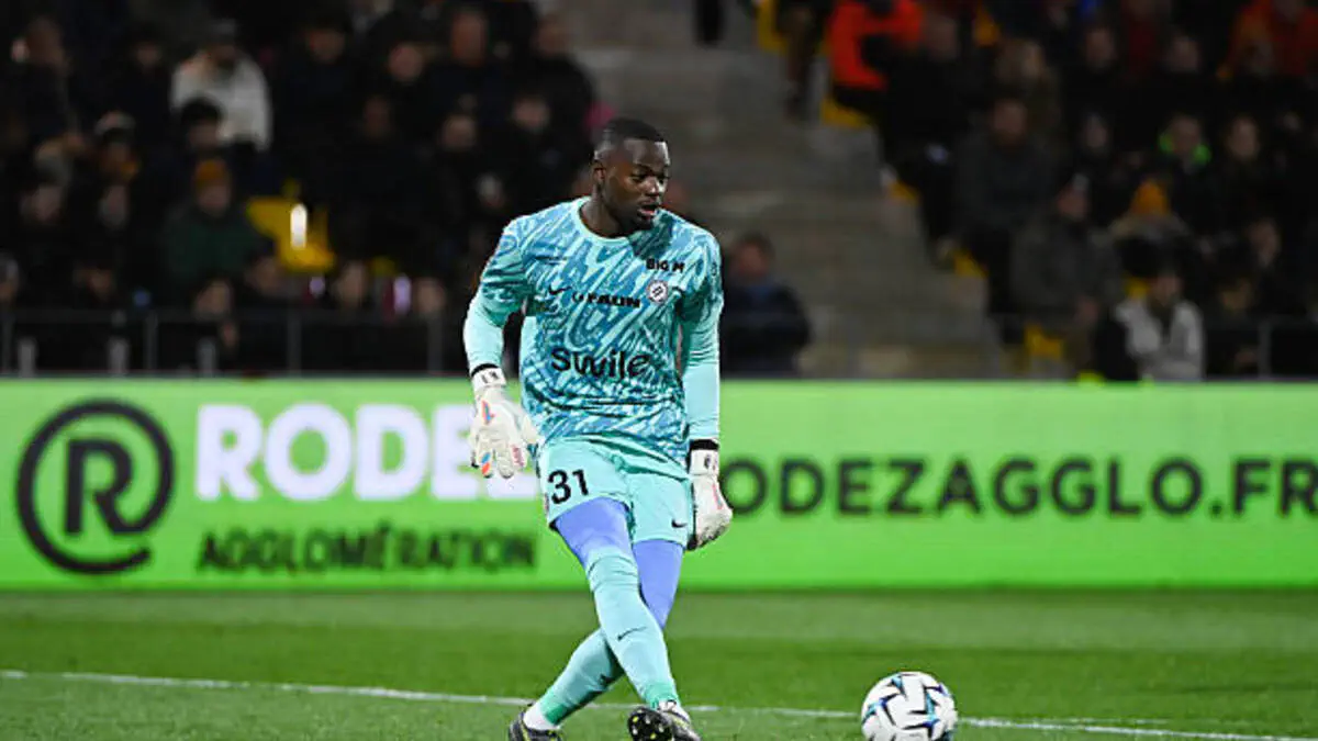Simon Ngapandouetnbu eye Ligue 2 Goalkeeper of the Season