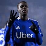 Assane Diao in action for Como against Inter Milan